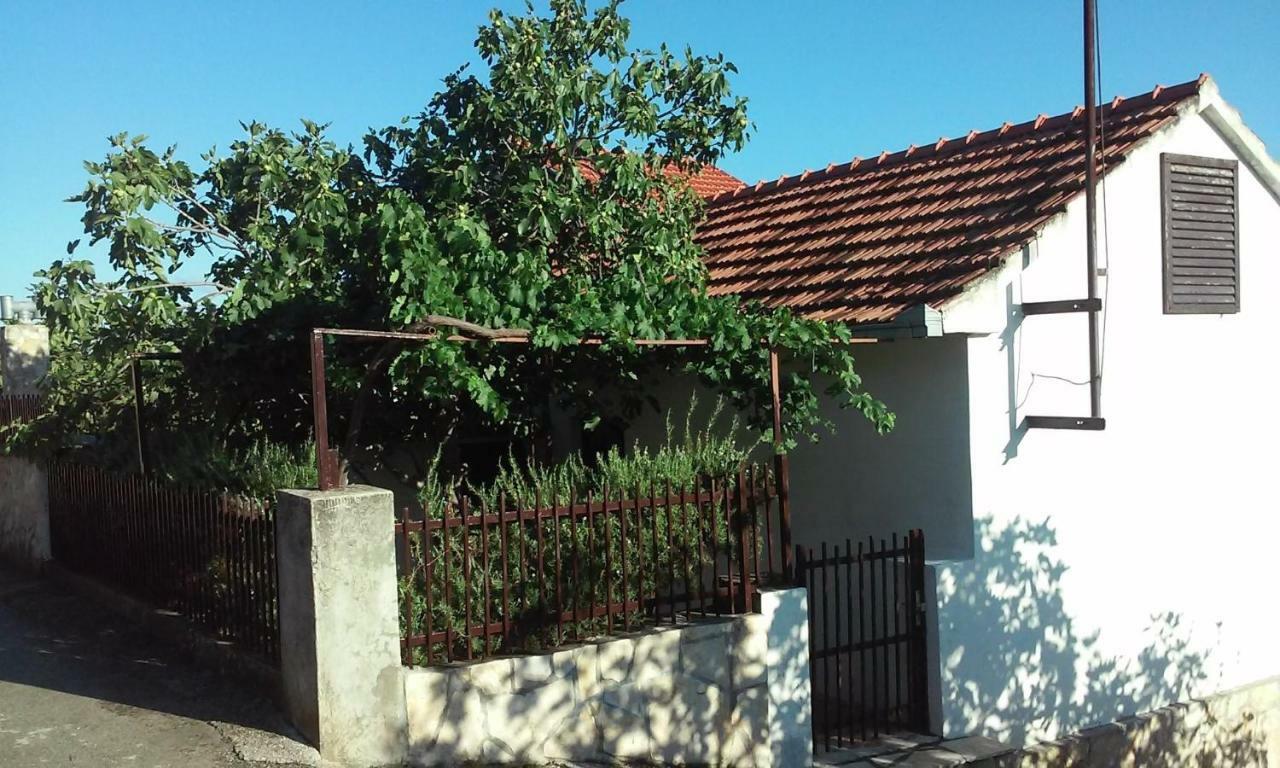 Luminaria Solis Vacation Home Rogoznica  Exterior photo